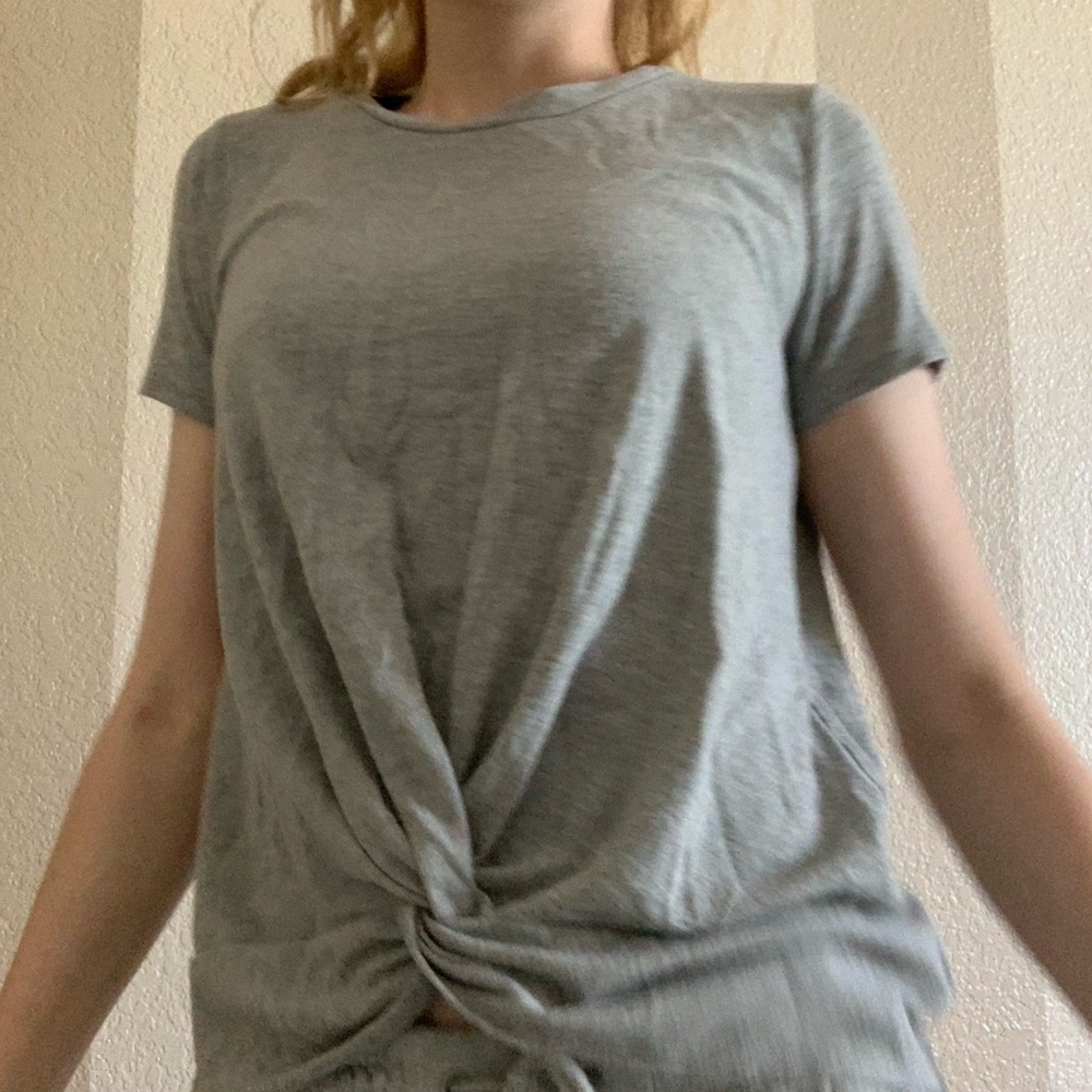 Grey size adult small knot tee  **open to offers**